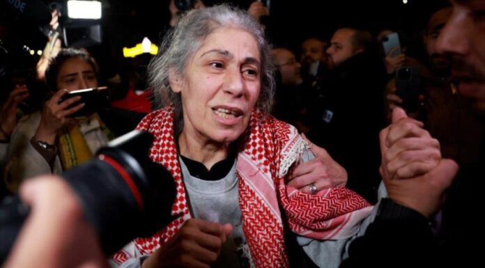 La destacada líder del Frente Popular para la Liberación de Palestina, Jalida Jarrar, se encuentra entre los presos liberados en la 1.ª fase de la tregua acordada.
