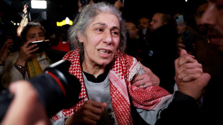 La destacada líder del Frente Popular para la Liberación de Palestina, Jalida Jarrar, se encuentra entre los presos liberados en la 1.ª fase de la tregua acordada.