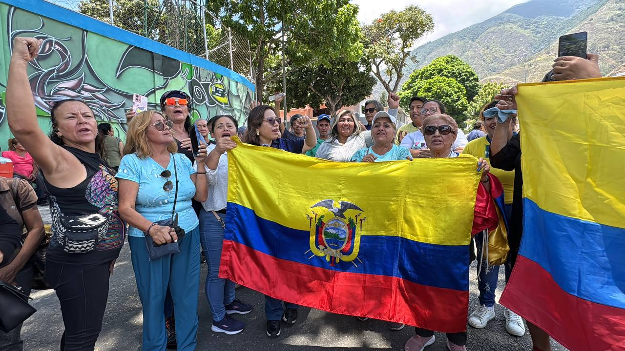 Ecuador niega el voto a su comunidad en Venezuela