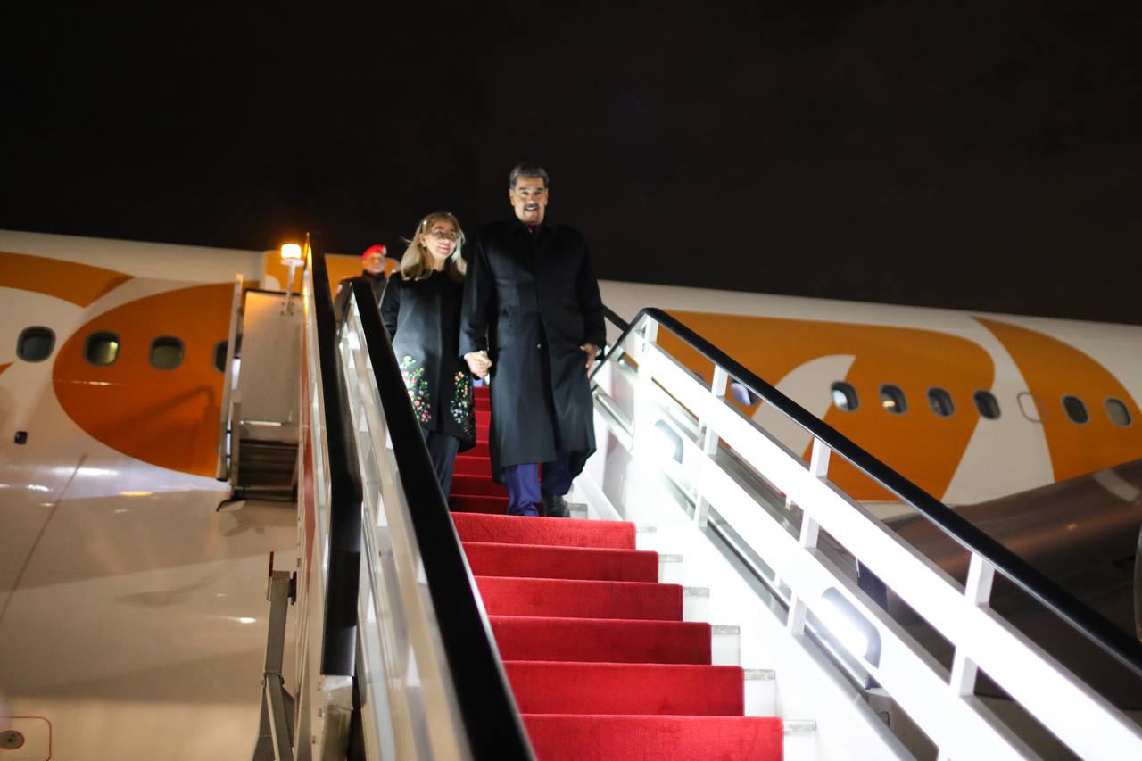 Llega a Rusia presidente Nicolás Maduro para reunirse con su homólogo Putin y asistir al desfile del Día de la Victoria