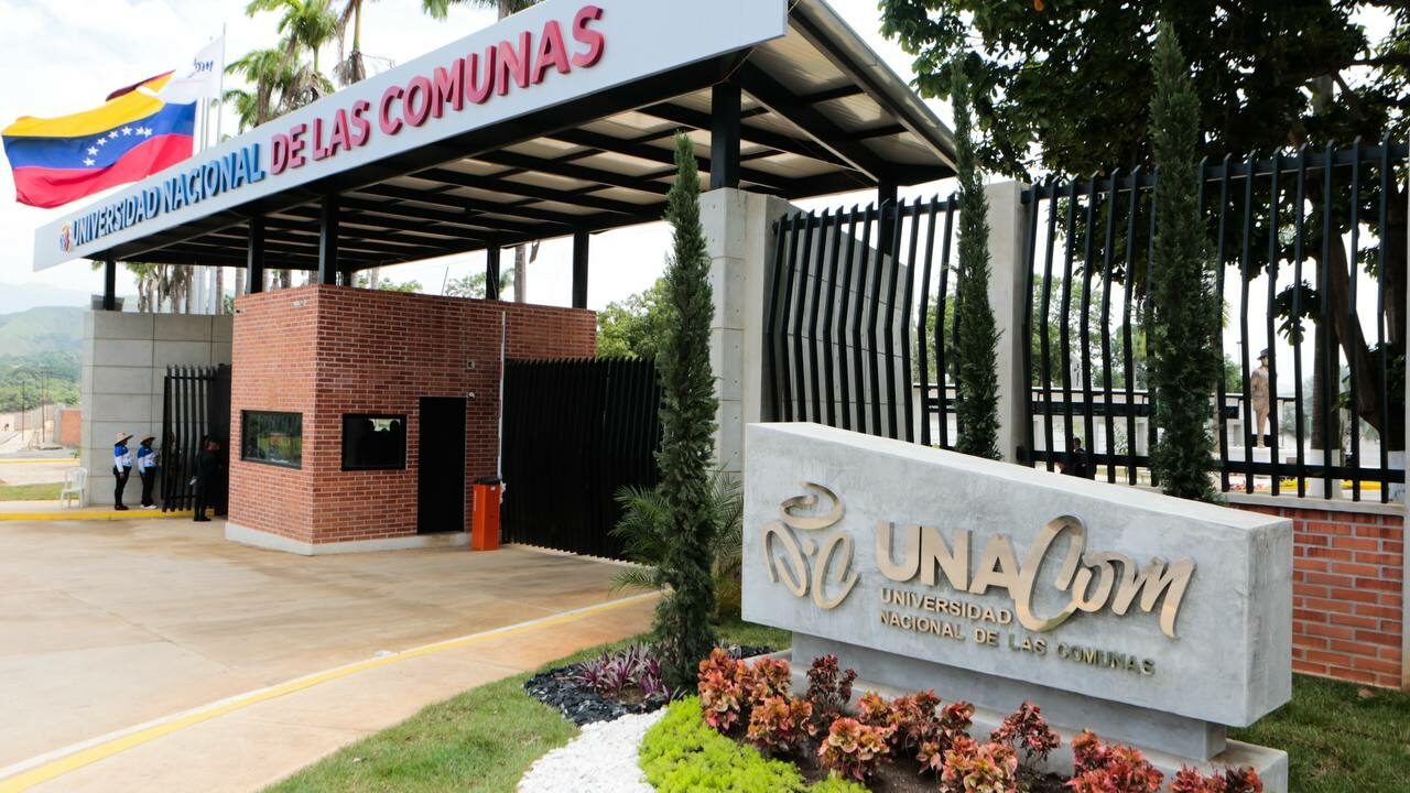 Presidente de Venezuela inaugura Universidad Nacional de las Comunas
