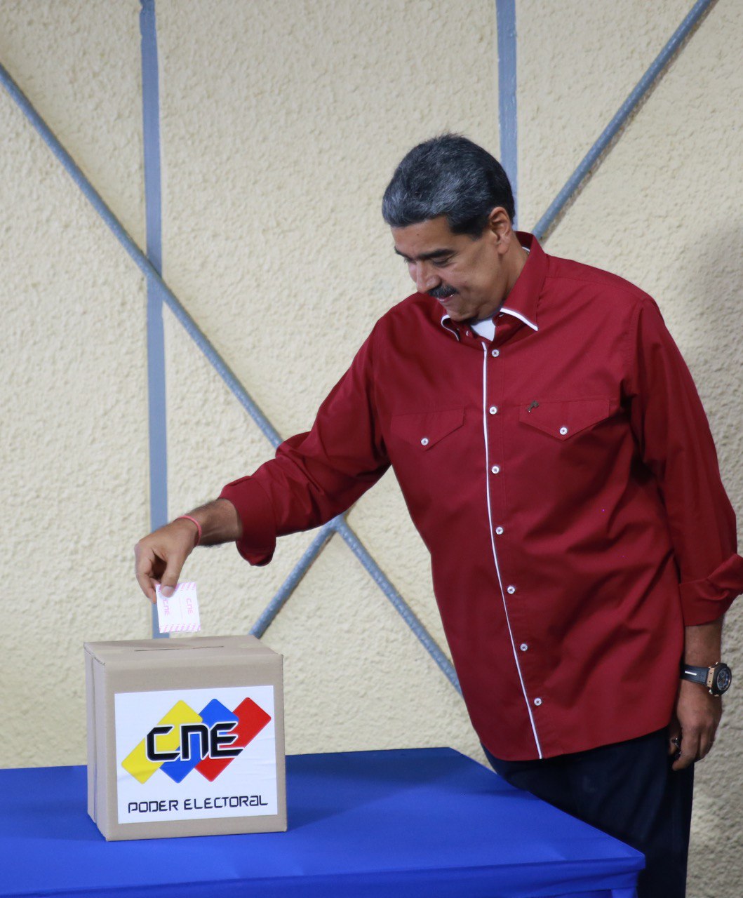 presidente llama a remate
