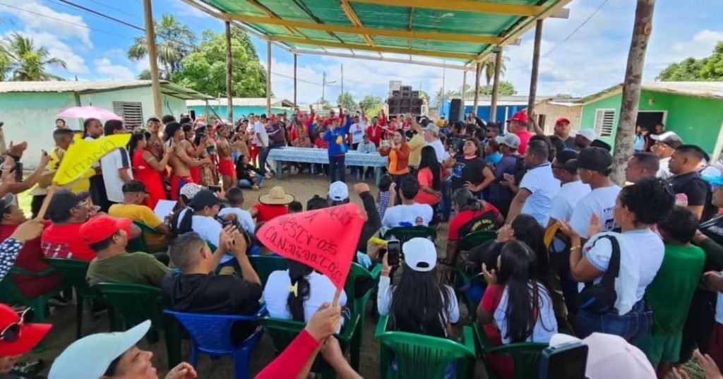 Comunidad Guayana Esequiba indígenas poyan a Neil Villamizar