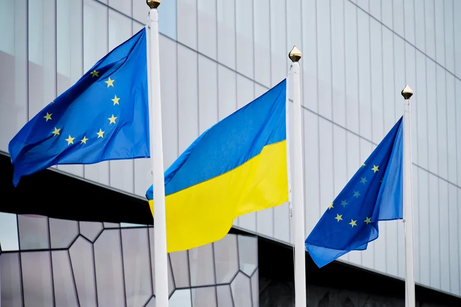 UE