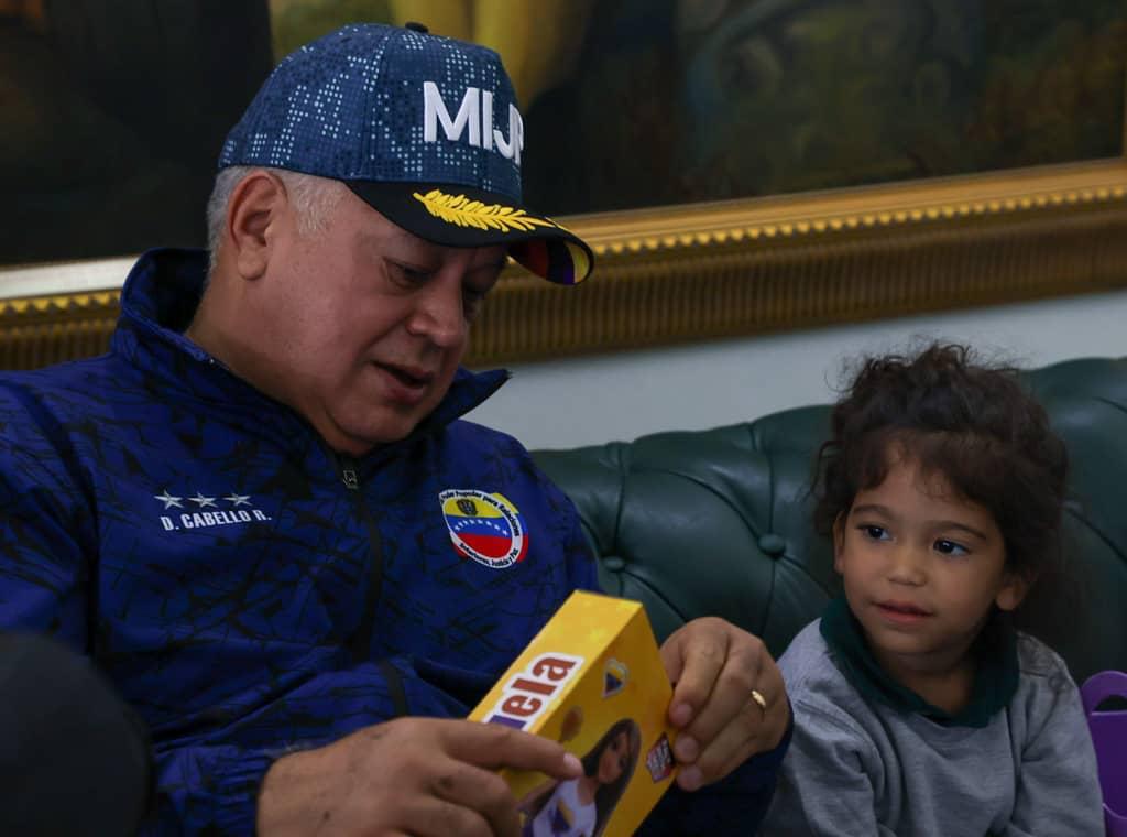 Titular sugerido: nuevo vuelo del Plan Vuelta a la Patria reafirma la promesa de reencuentro familiar: Ministro Diosdado Cabello Da la Bienvenida a Migrantes Retornados en Maiquetía