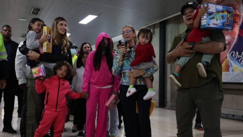 Siete niños venezolanos liberados regresan a casa tras ser rescatados del secuestro