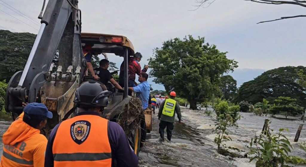 Cielo nublado y lluvias intensas persisten en Venezuela