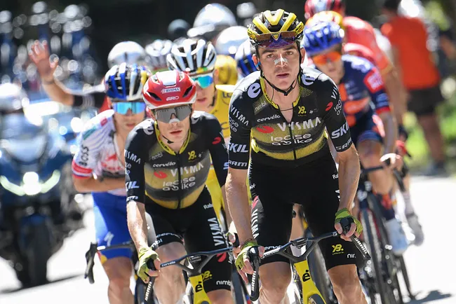 Ni la superioridad numérica del Visma doblegó a Pogacar en la etapa 16 del Tour de Francia.