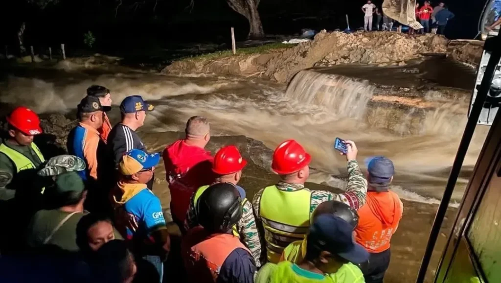 Gobernadores y autoridades unifican esfuerzos para mitigar inundaciones en Guárico y Apure