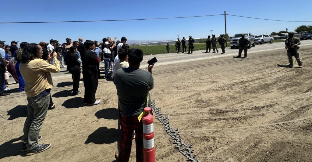 La importancia crucial de los migrantes en la producción agrícola de Estados Unidos y sus políticas migratorias restrictivas