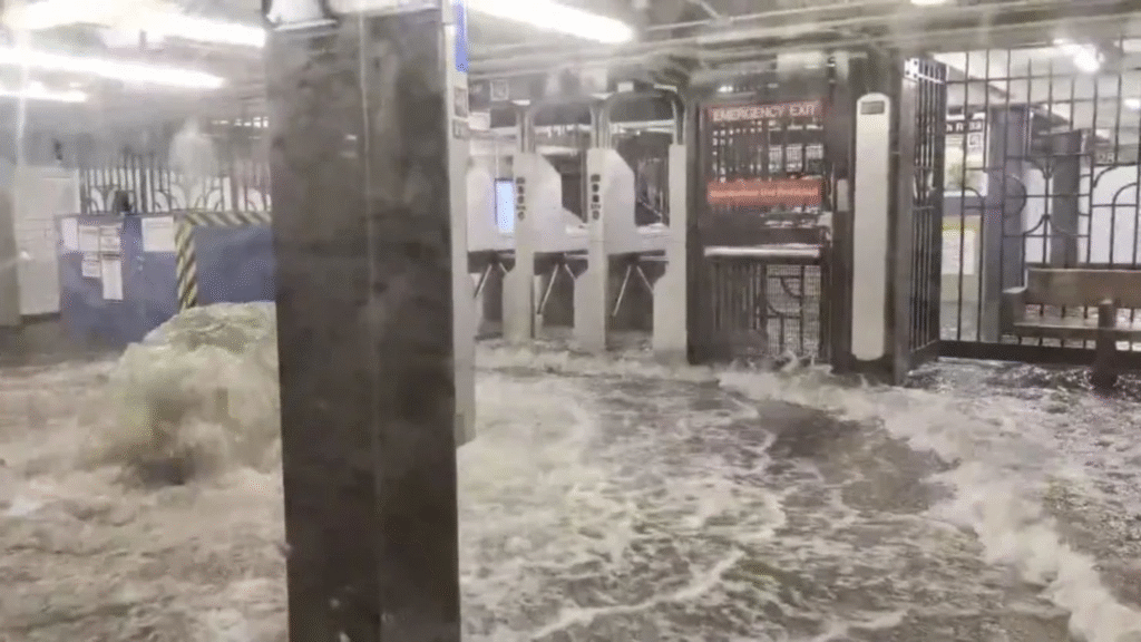 Inundaciones Sin Precedentes Colapsan Nueva York y Nueva Jersey tras Intensas Lluvias: Estado de Emergencia, Caos y Reclamos Ciudadanos