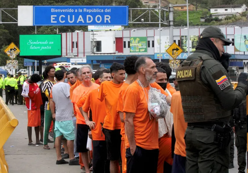 Deportación masiva de más de 450 presos desde Ecuador a Colombia