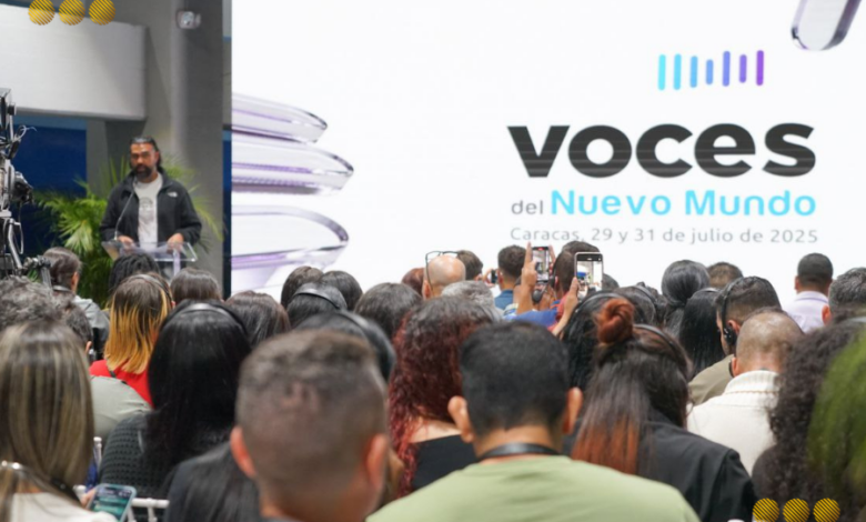 Periodistas y comunicadores se reúnen en Caracas durante el foro Voces del Nuevo Mundo