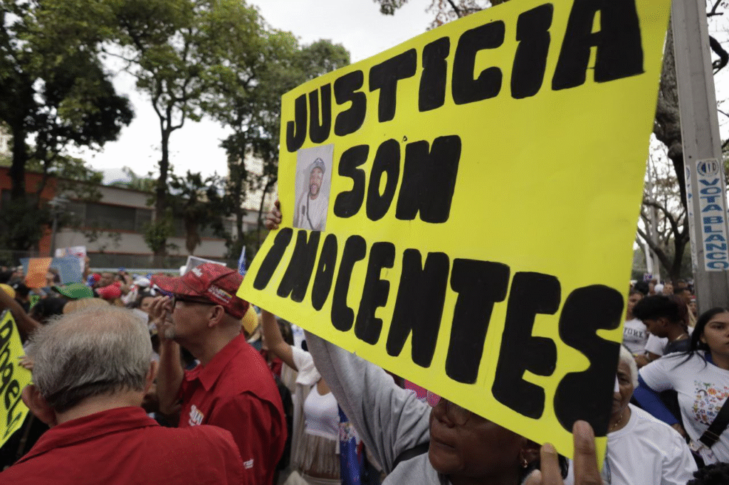 París muestra su apoyo a los venezolanos secuestrados en El Salvador