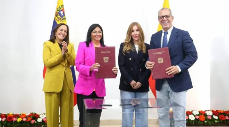 Venezuela y Colombia dan un paso histórico con la firma de un acuerdo para crear una Zona Económica Especial de Paz