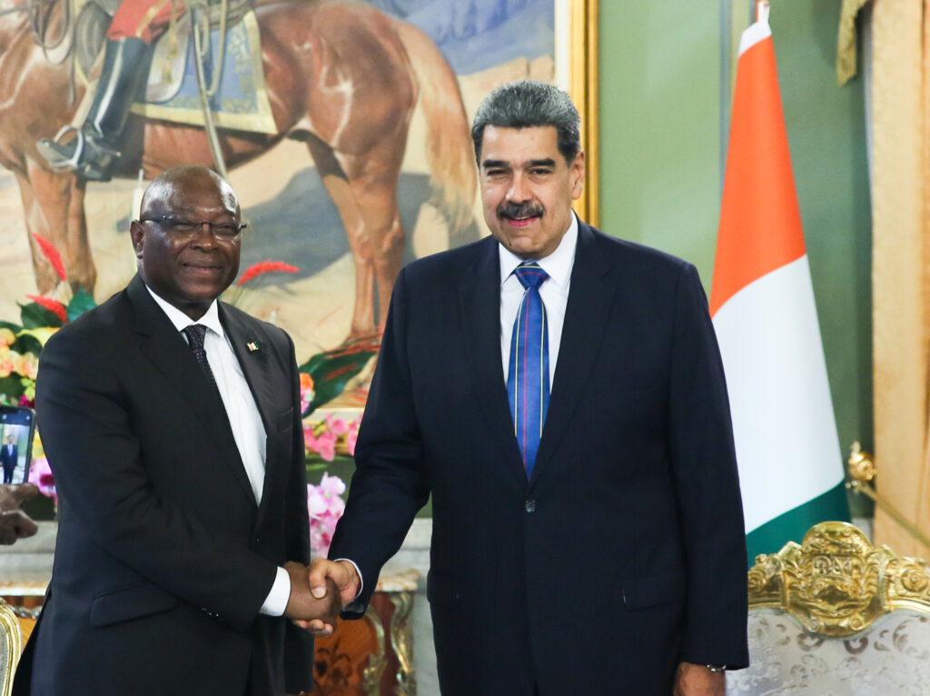 Presidente Nicolás Maduro recibe cartas credenciales de nuevos embajadores en Venezuela: Fortaleciendo la diplomacia de paz y cooperación