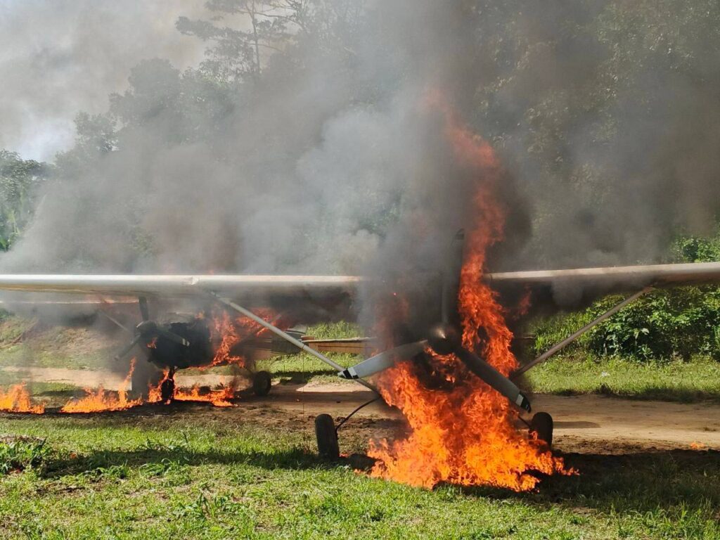 FANB destruye dos aeronaves y un centro logístico Tancol en Apure