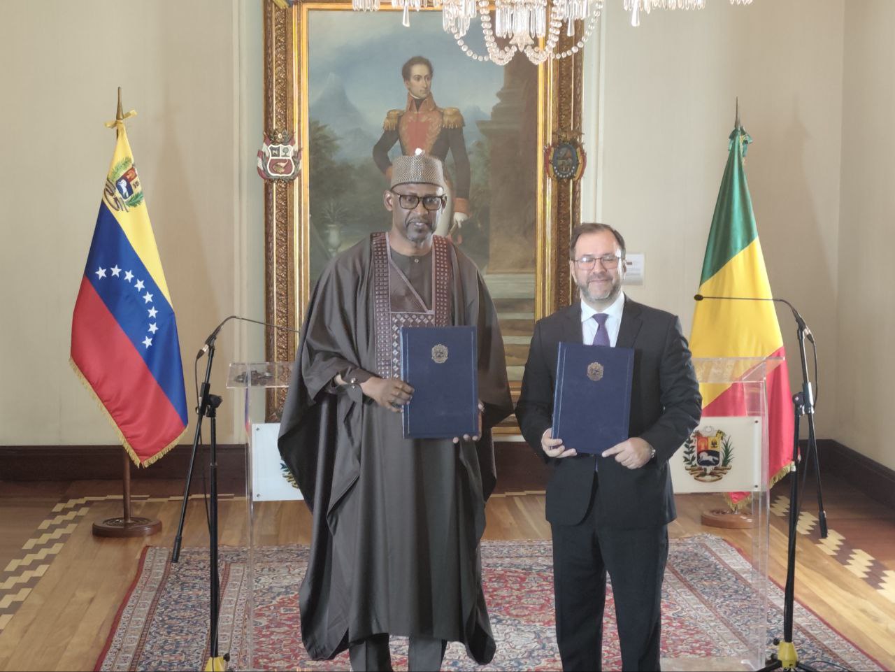 Caracas fortalece sus lazos con Malí en una visita histórica del Canciller Adolaye Diop