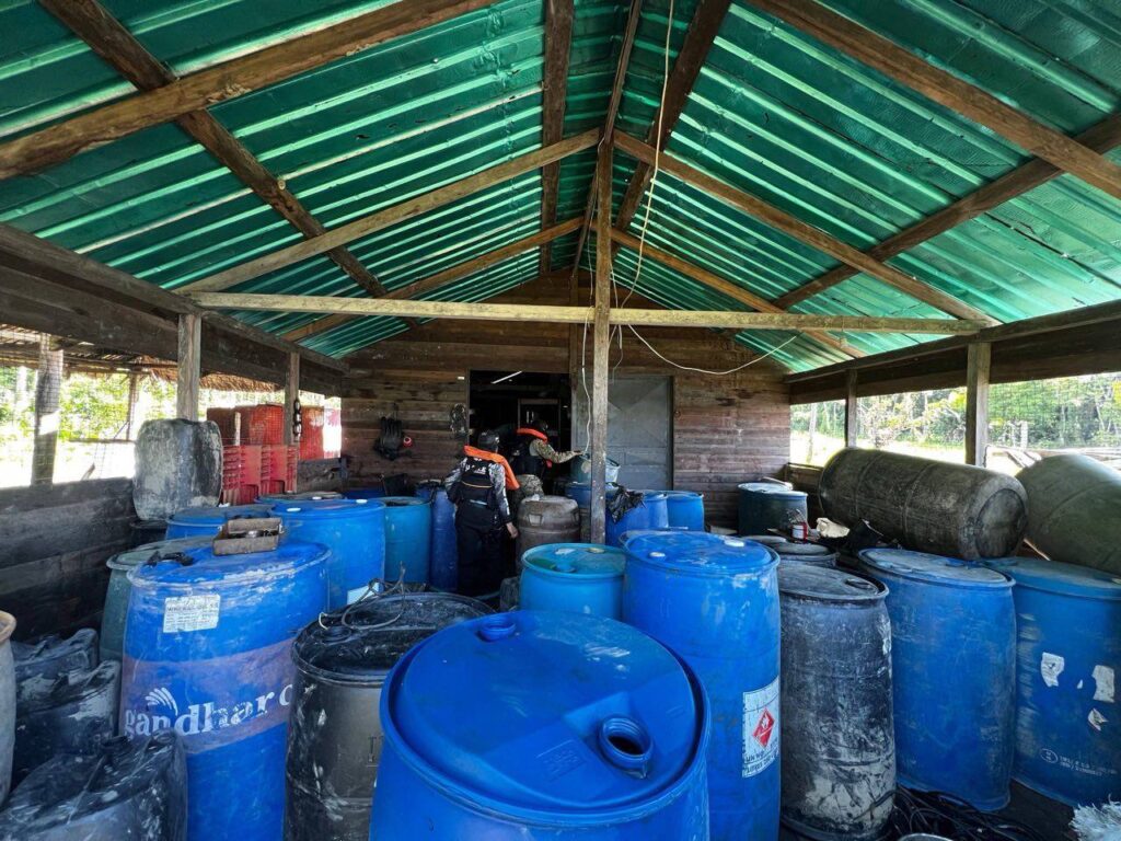 FANB desmantela importante astillero de embarcaciones de grupos TANCOL en Delta Amacuro