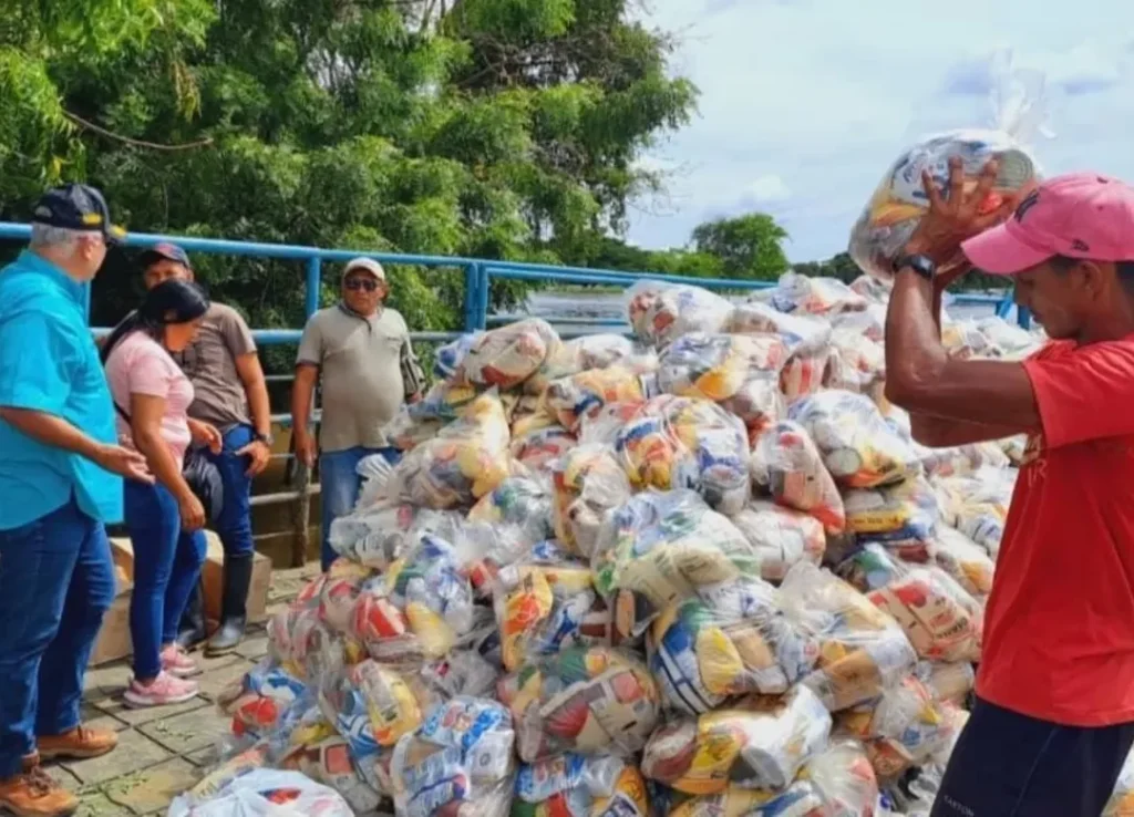 Gobierno nacional continúa su despliegue para mitigar crisis por lluvias en Apure y Barinas