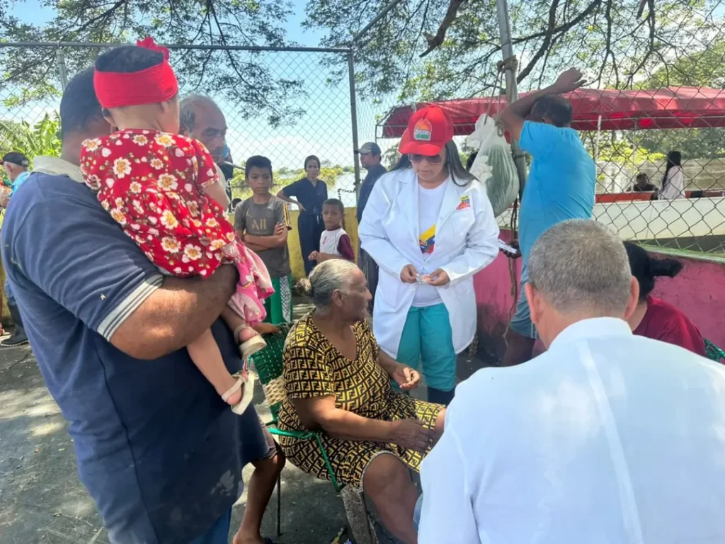 Habitantes de Isla Apurito reciben atención médica integral tras intensas lluvias en Apure
