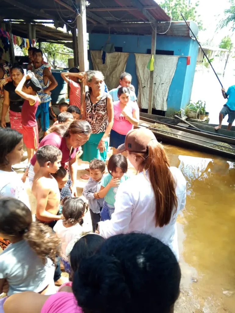 Habitantes de Isla Apurito reciben atención médica integral tras intensas lluvias en Apure