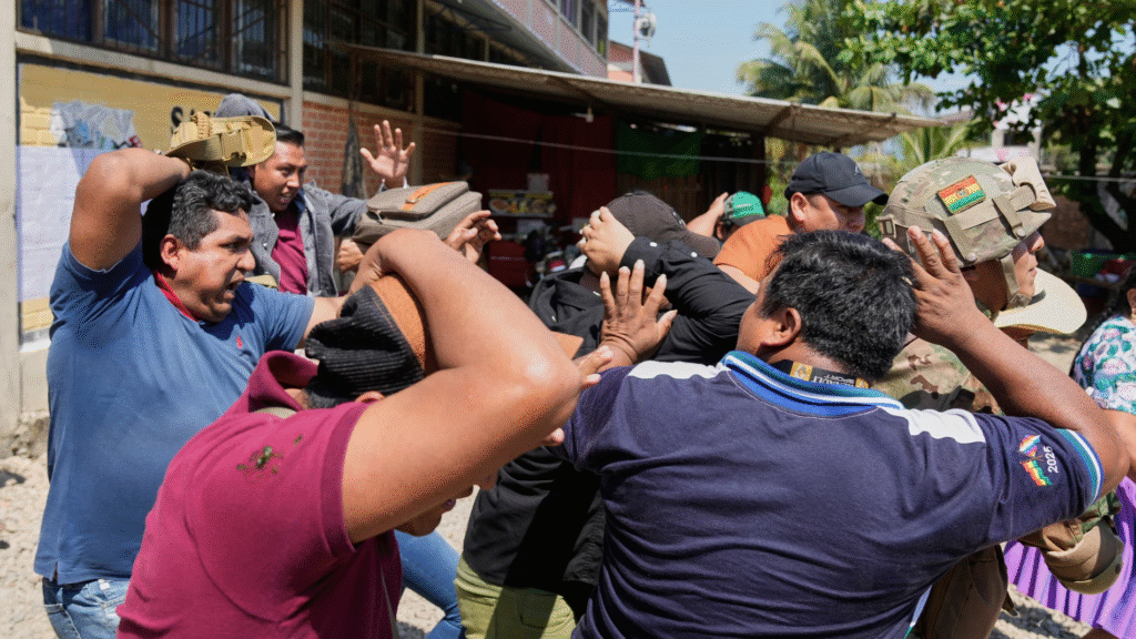 Candidato boliviano Andrónico Rodríguez sufre agresión tras emitir su voto