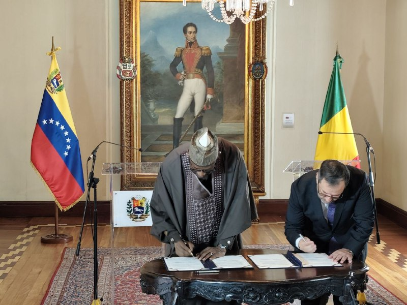 Venezuela fortalece sus lazos con Malí en una visita histórica del Canciller Adolaye Diop