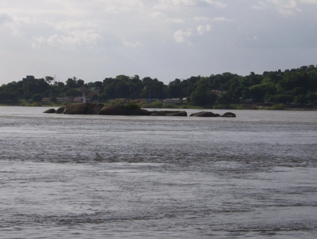 El río Orinoco en alerta roja: La Piedra del Medio, un símbolo en riesgo y la amenaza de inundaciones severas