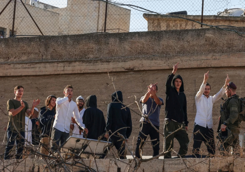 Colonos israelíes protestan en las fronteras de Gaza para acelerar la ocupación ilegal de territorio palestino