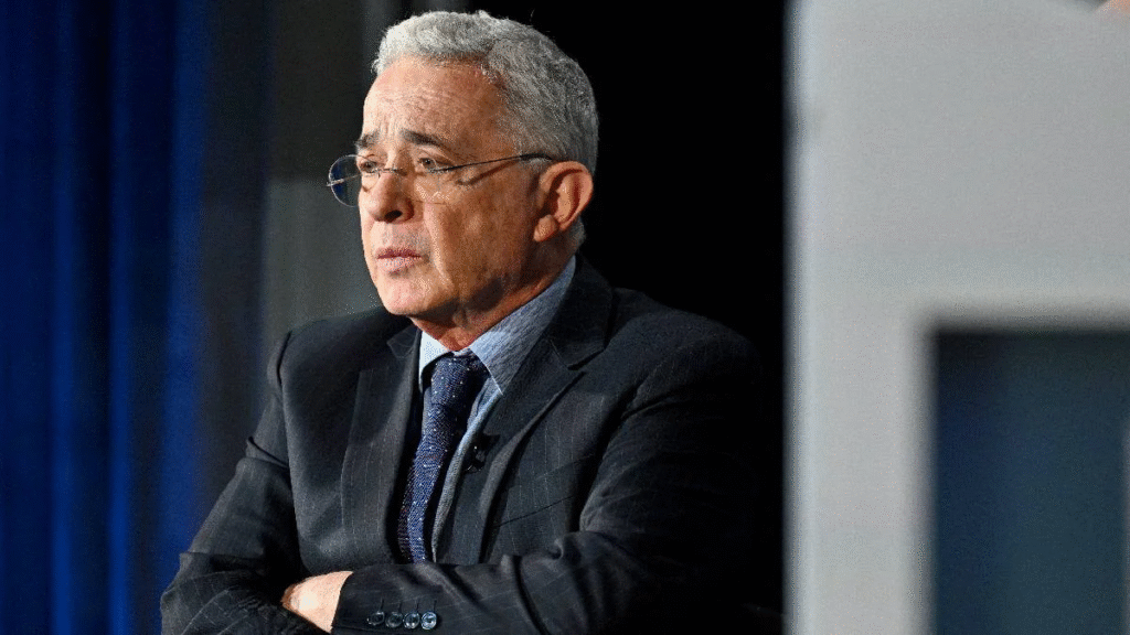 Álvaro Uribe Vélez Sentenciado a 12 Años de Prisión Domiciliaria: Un fallo histórico en la justicia colombiana