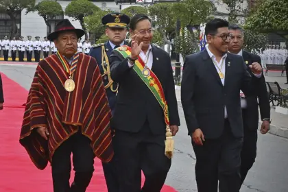 Bicentenario de Bolivia: Un llamado a la unidad, soberanía y la continuidad de un sueño plurinacional