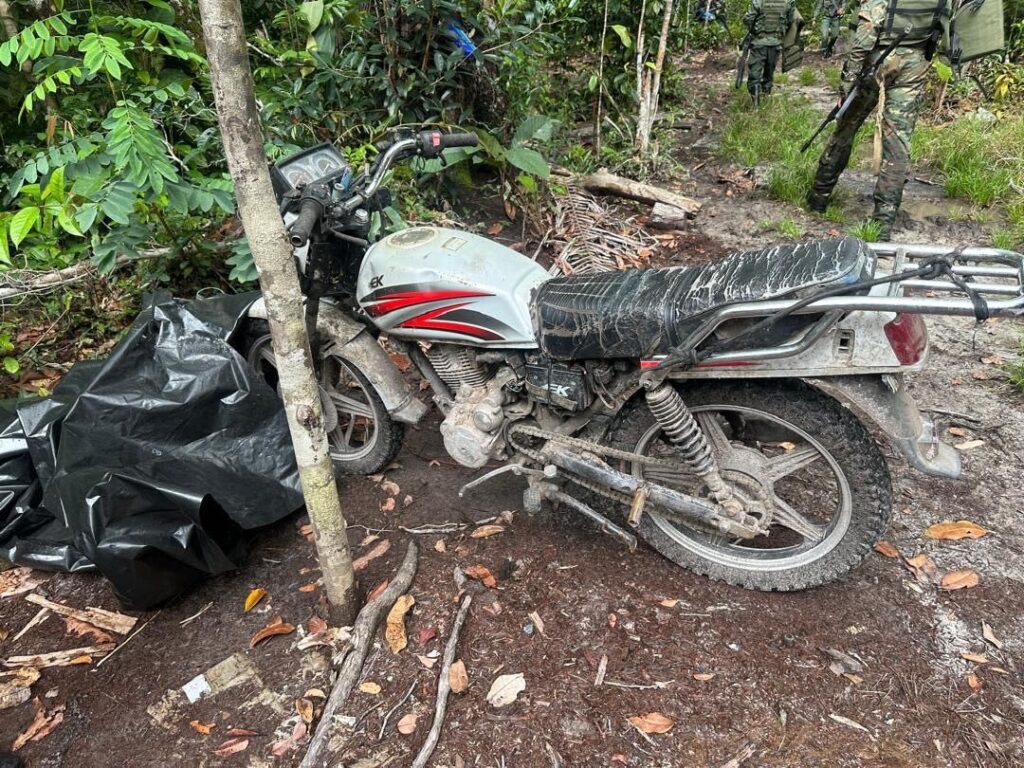 FANB desmantela pista clandestina, aeronave y campamento logístico en Amazonas en operativo contra el narcotráfico