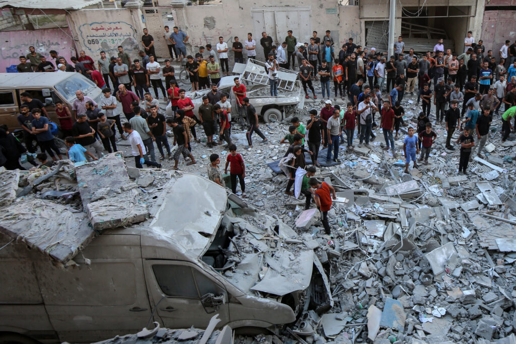 El genocidio en Gaza continúa: 69 muertos en un día, miles de heridos, mujeres y niños al borde del colapso nutricional