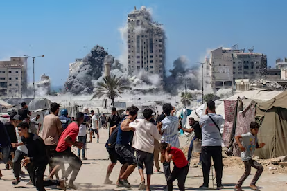 Ejército sionista y genocida israelí destruye la Torre Al-Ruya, edificio residencial en Gaza