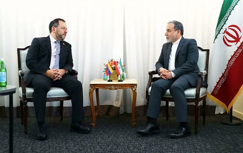 Irán y Venezuela fortalecen su alianza estratégica frente a presiones y despliegues militares de Estados Unidos