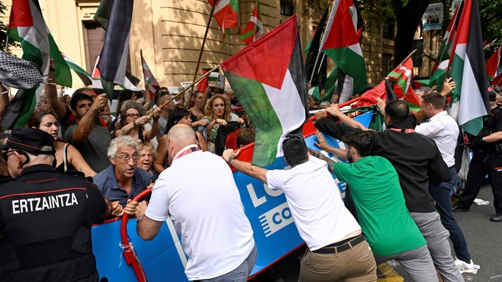 Borja Iglesias llama a la reflexión sobre boicot a equipo israelí en la Vuelta a España: "Los derechos humanos deben ser prioridad"