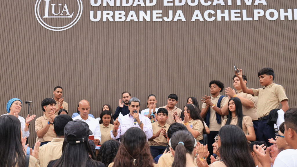 Presidente Nicolás Maduro, dio oficialmente inicio al año escolar 2025-2026