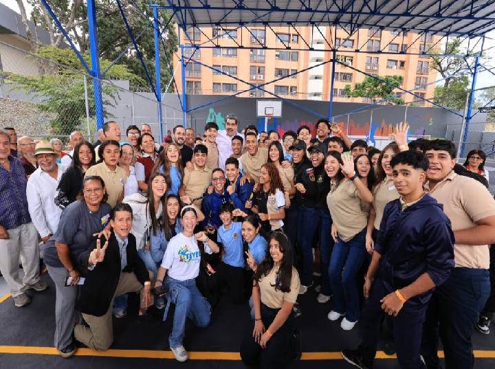 Presidente Nicolás Maduro, dio oficialmente inicio al año escolar 2025-2026