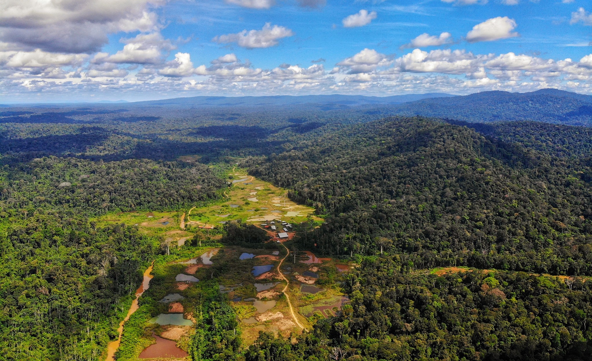 Canadá profundiza extracción de oro que Guyana roba a Venezuela