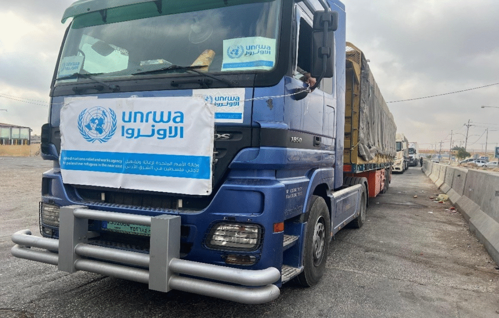 Primer convoy con ayuda humanitaria ingresa a Gaza tras alto al fuego y la ONU prepara apoyo masivo