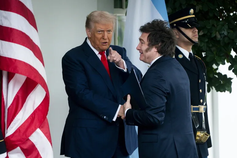 Encuentro entre Milei y Trump culmina sin entendimiento por barreras idiomáticas