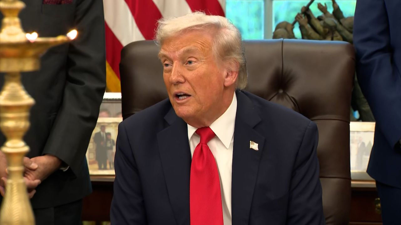 Trump exige al Departamento de Justicia 230 millones de dólares por investigaciones en su contra