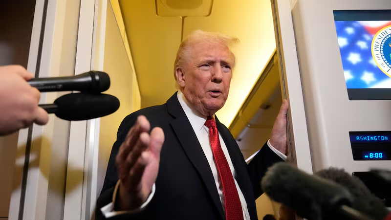 Trump exige al Departamento de Justicia 230 millones de dólares por investigaciones en su contra