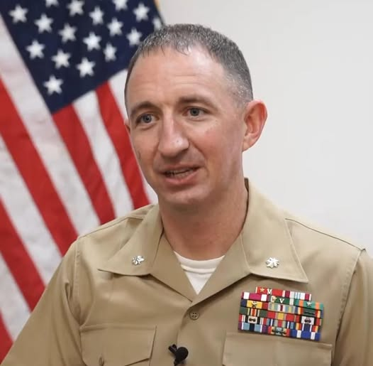 El coronel Doug Krugman renuncia al Cuerpo de Marines de EE. UU. en defensa de la Constitución El coronel Doug Krugman renuncia al Cuerpo de Marines de EE. UU. en defensa de la Constitución