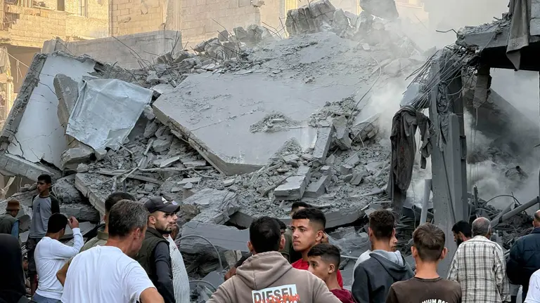 Violación del Cese al Fuego: Más de 100 muertos en Gaza mientras Israel continúa bombardeos con el apoyo de Trump