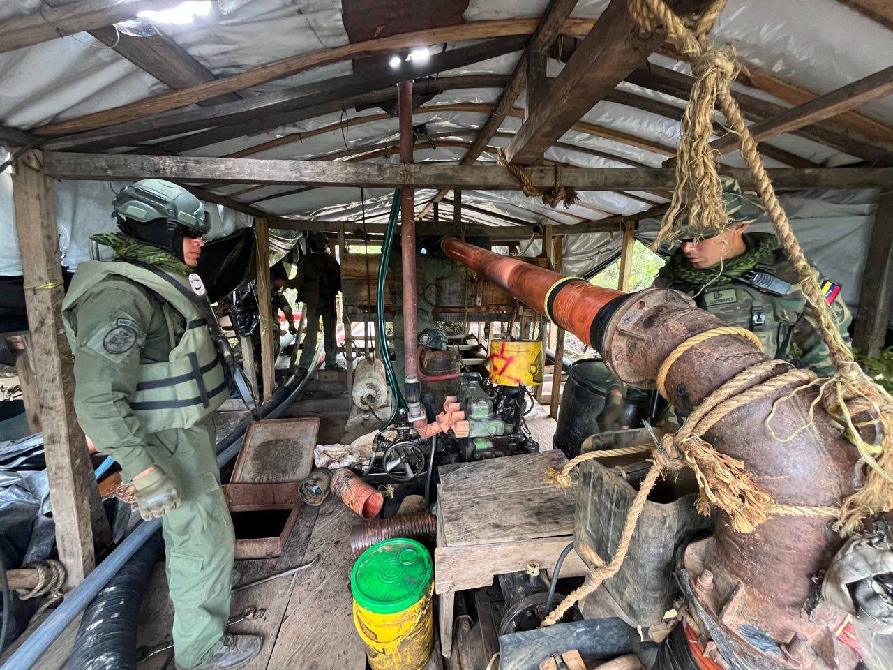 Desmantelan campamento ilegal de extracción de oro en Bolívar durante Operación Roraima 2025