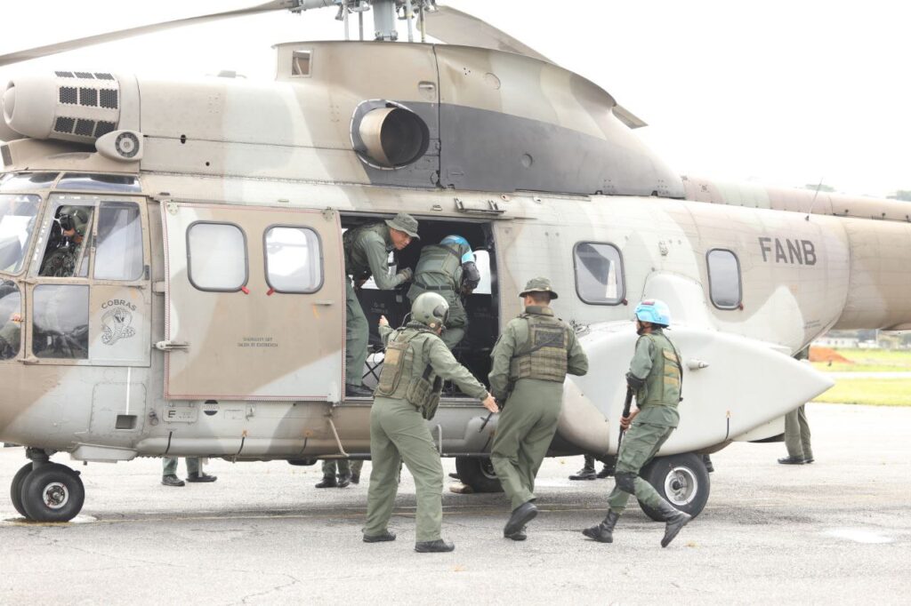 Venezuela intensifica preparación militar frente a amenazas en el Caribe, afirma Padrino López