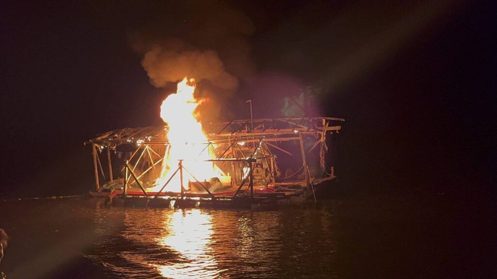 Destruyen balsas de minería ilegal en Bolívar en Operación Roraima 2025