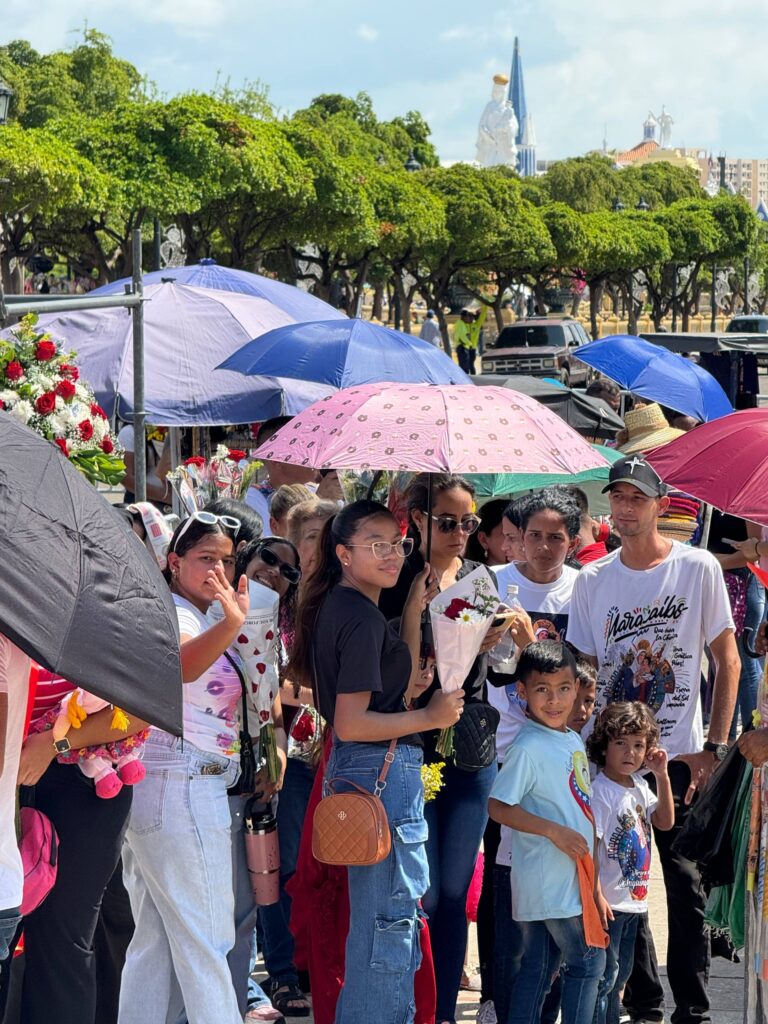 Maracaibo, capital del estado Zulia, conmemora con gran devoción el 316 aniversario del milagro que marcó la llegada de la Virgen de Chiquinquirá